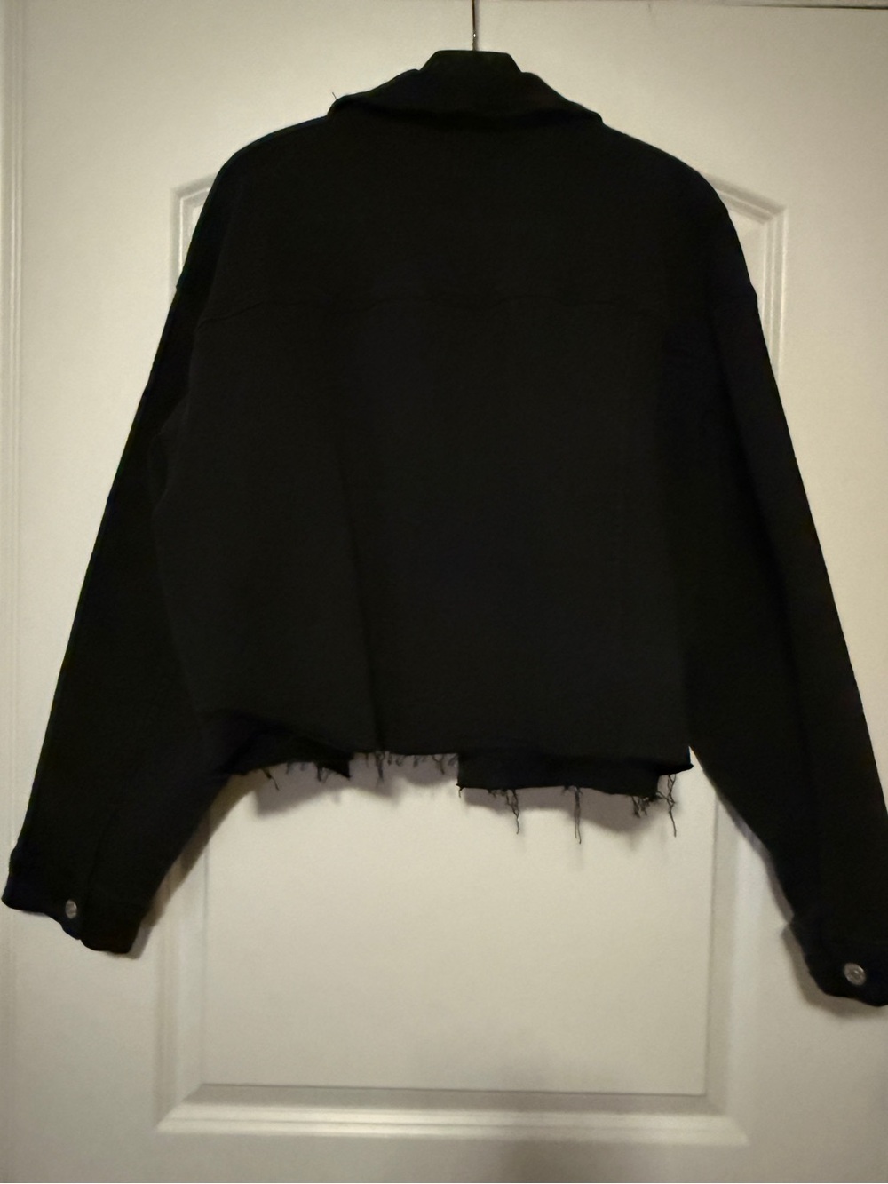 Ava & Viv Women’s size 2X Black Cropped Denim Jacket with Silver Buttons. NWOT!! - Picture 2 of 5